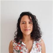 Profesora de Ciencias Sociales para niños, niñas y jóvenes